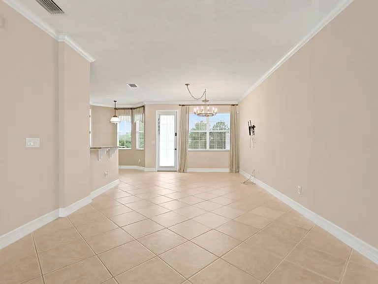 117 Hedgewood Dr — Photo 5