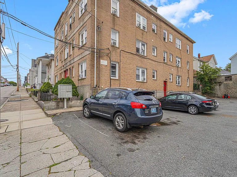 126 Sumner Ave — Photo 5