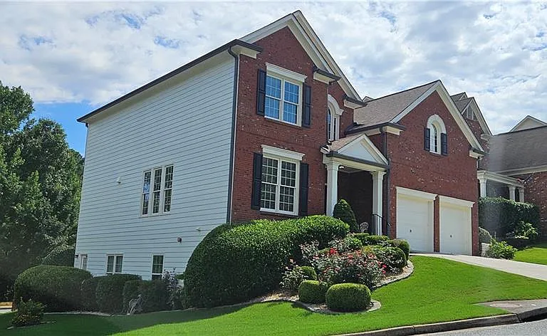 647 Maple Grove Way — Photo 3