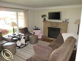 3rd image of 2839 Woodslee Dr