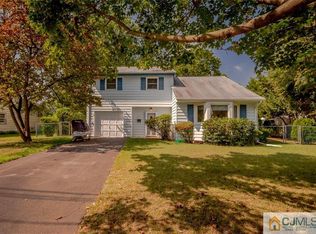 25 C St, Middlesex, NJ 08846