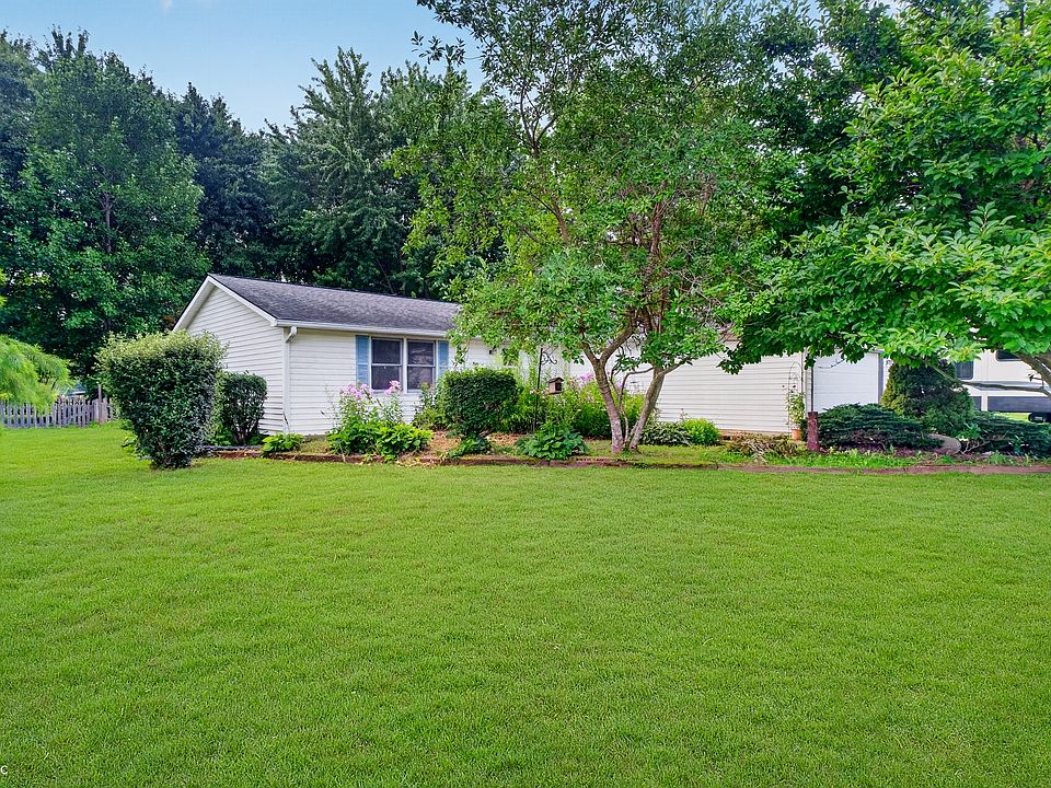 1st image of 2885 W Pear Tree Ln