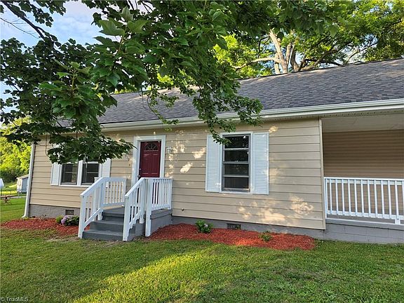 4th image of 510 Sands Cir