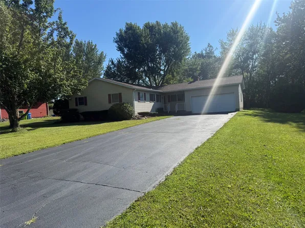 8874 Ennis Dr, Erie, PA 16509