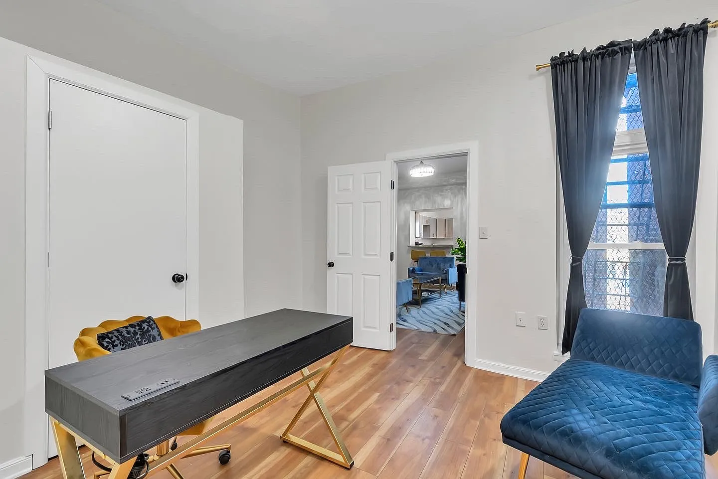 Hopkins Medical Apartment Rentals — Photo 2