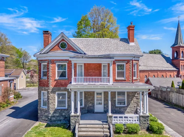 21 Ulster Ave, Saugerties, NY