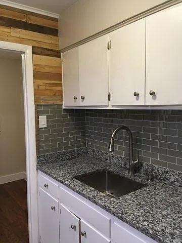 Building Photo - 312 Jagoe St #3
