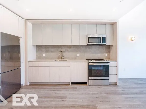 210 Clarkson Avenue image 3 of 18