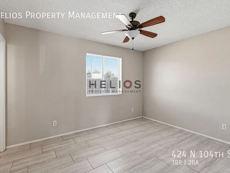 424 N 104th St — Photo 16