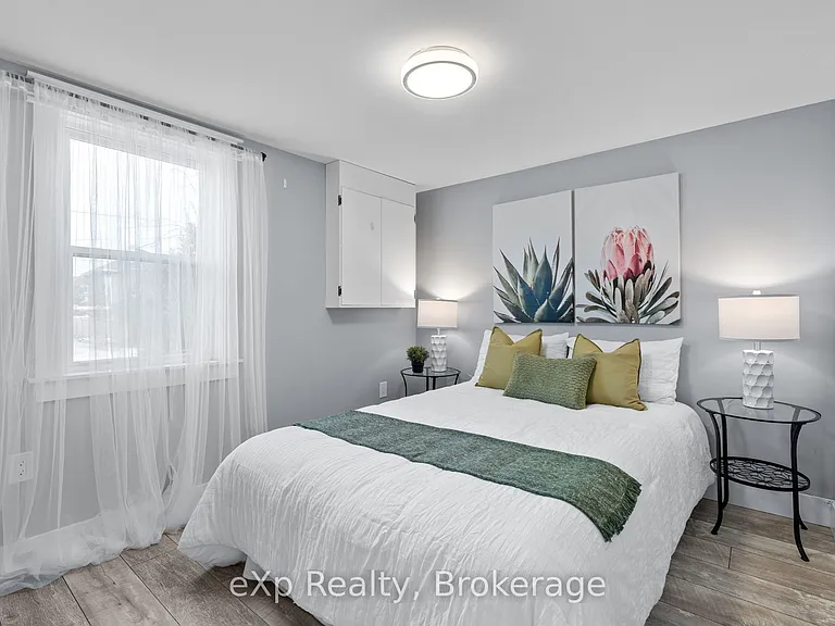236 Sydenham St — Photo 16