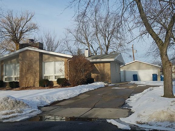 3rd image of 15443 Woodlawn East Ave