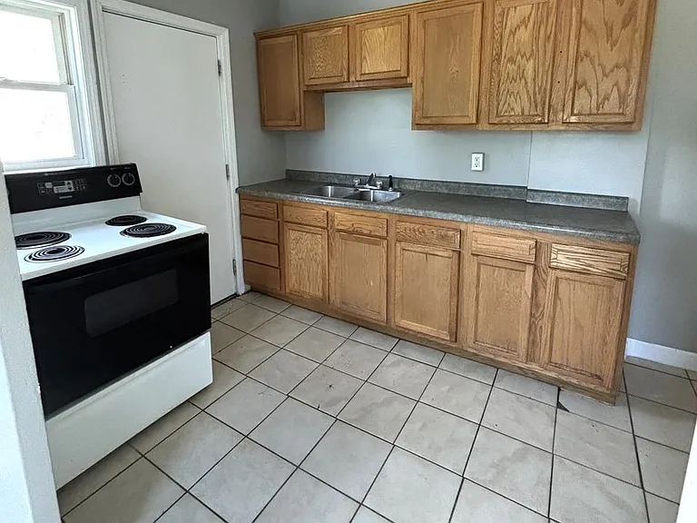1254 W Mullan Ave — Photo 3