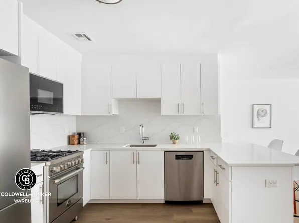 315 Seventh Avenue image 2 of 9