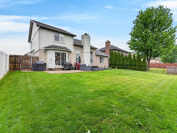 3rd image of 30098 Fairfield Dr