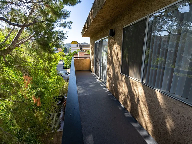 4432 Coldwater Canyon — Photo 4