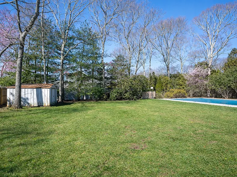 4 Wilson Dr — Photo 36