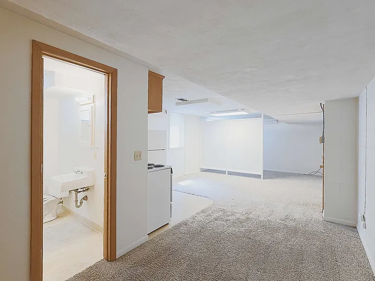 1731 E St #11 — Photo 12