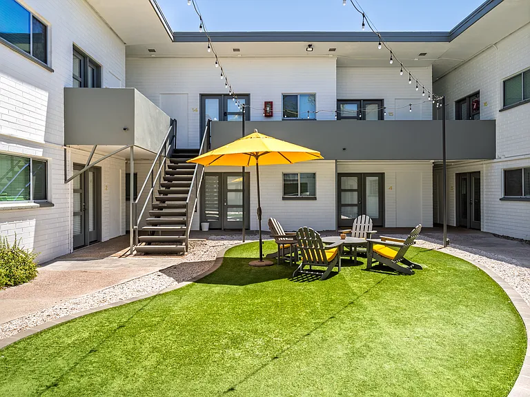 Skylar Apartments — Photo 14