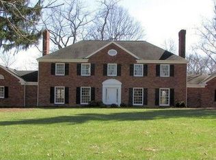 8355 Beacon Hill Rd, Cincinnati, OH 45243