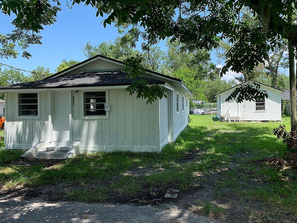 1st image of 2035 Curry Ln