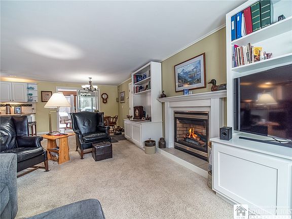 4th image of 2828 Heineman Rd