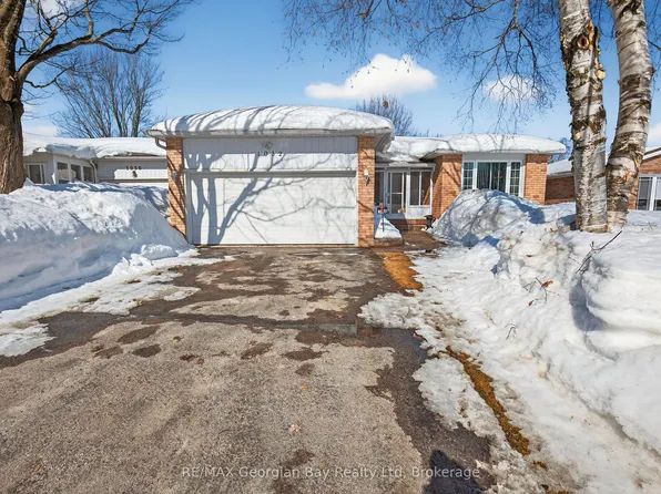 1032 Dominion Ave, Midland, ON L4R 1S9