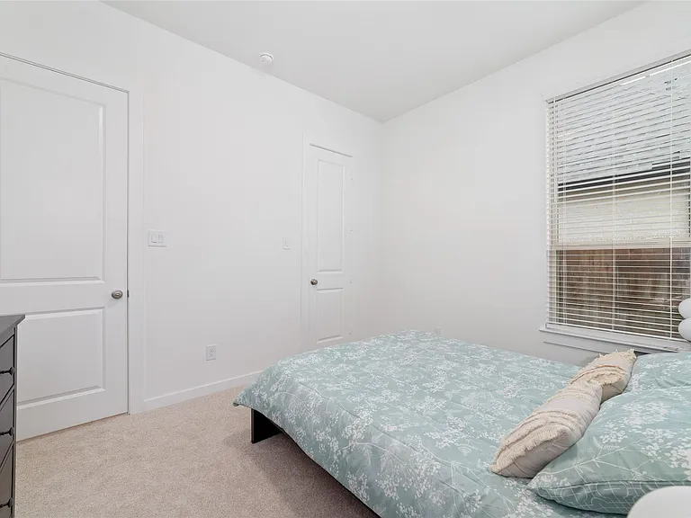 24711 Hibiscus Garden Way — Photo 10