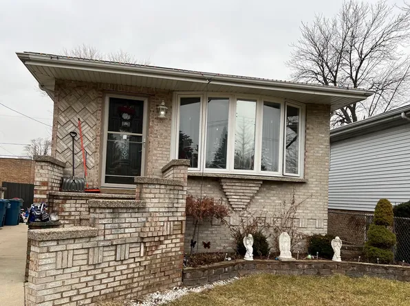 7020 W 75th St, Burbank, IL 60459