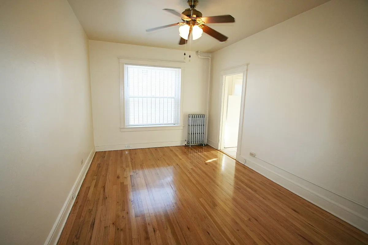 Building Photo - 1415 E 9th Ave #3