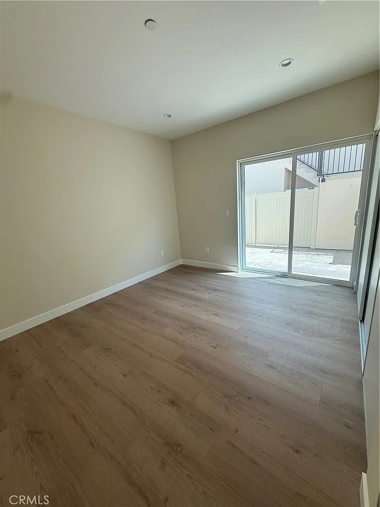 3 bed, 1200 sqft, $3,900 — Photo 3