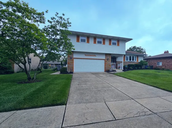 4749 Almont Dr, Columbus, OH 43229