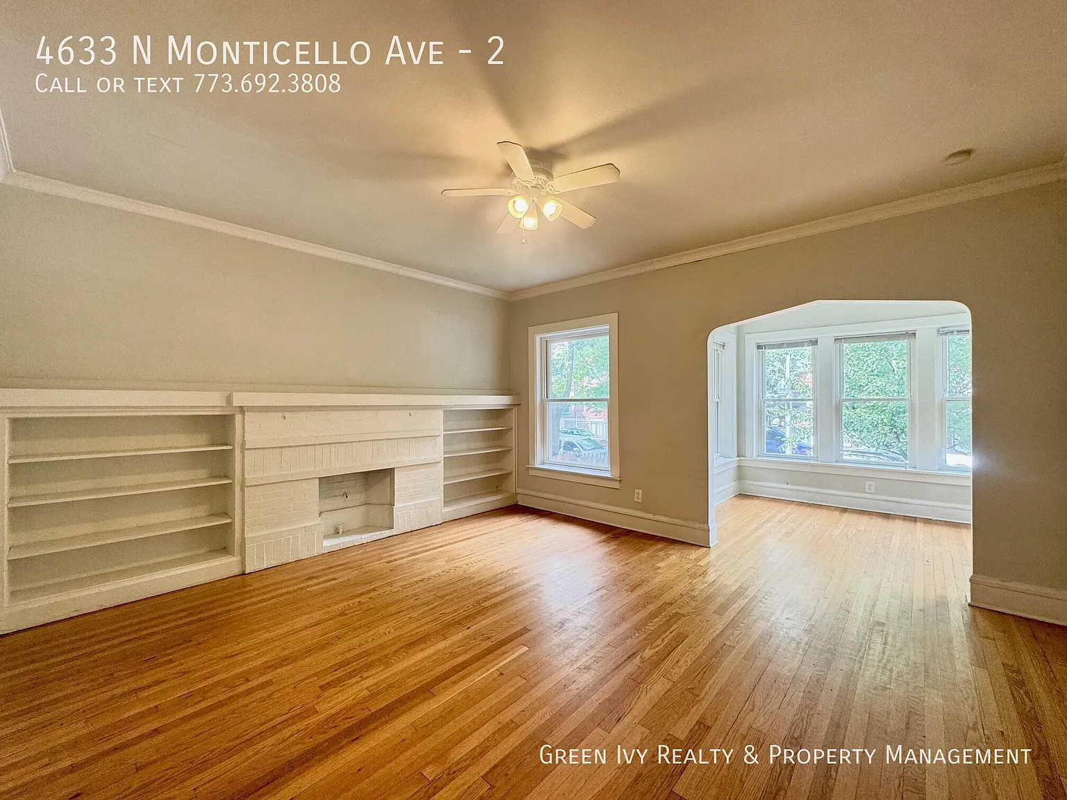 Huge Albany Park Apartment w/ Outdoor Parking Included — Photo 1