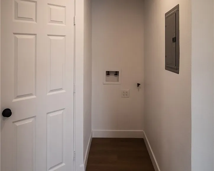 2214 Continental Ave — Photo 5