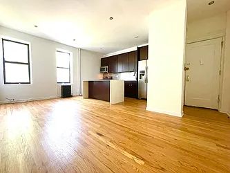 Rented by R New York