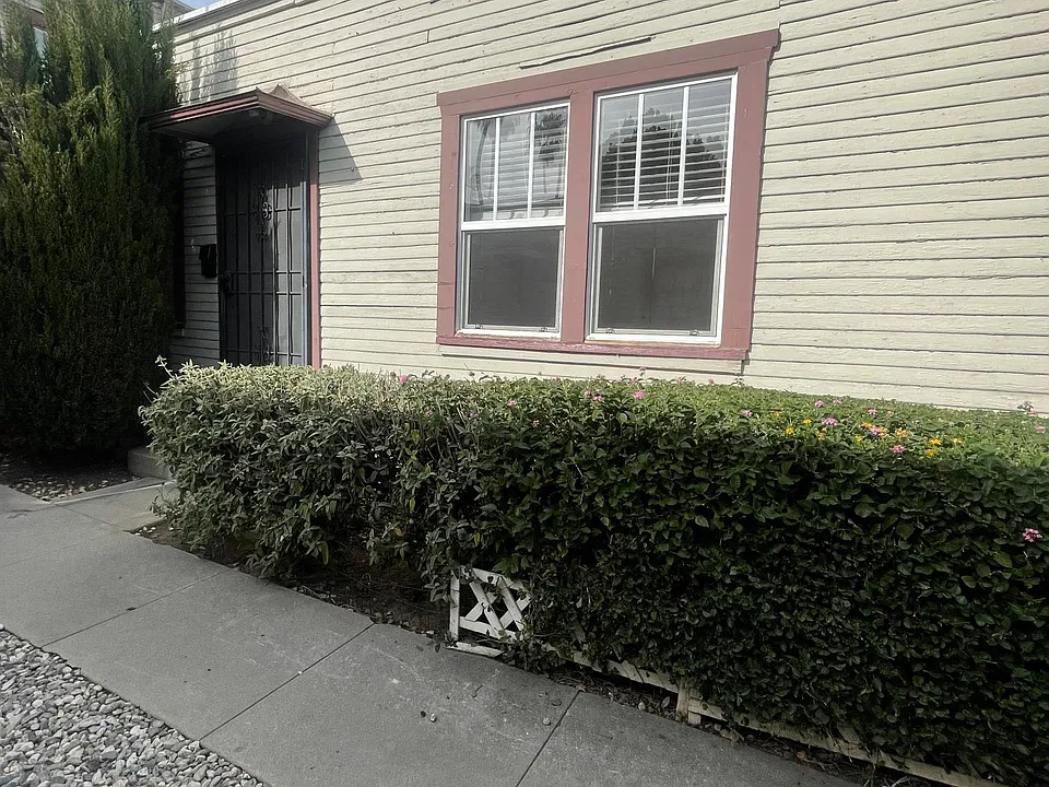 1215 N Fairfax Ave #1217-1/2