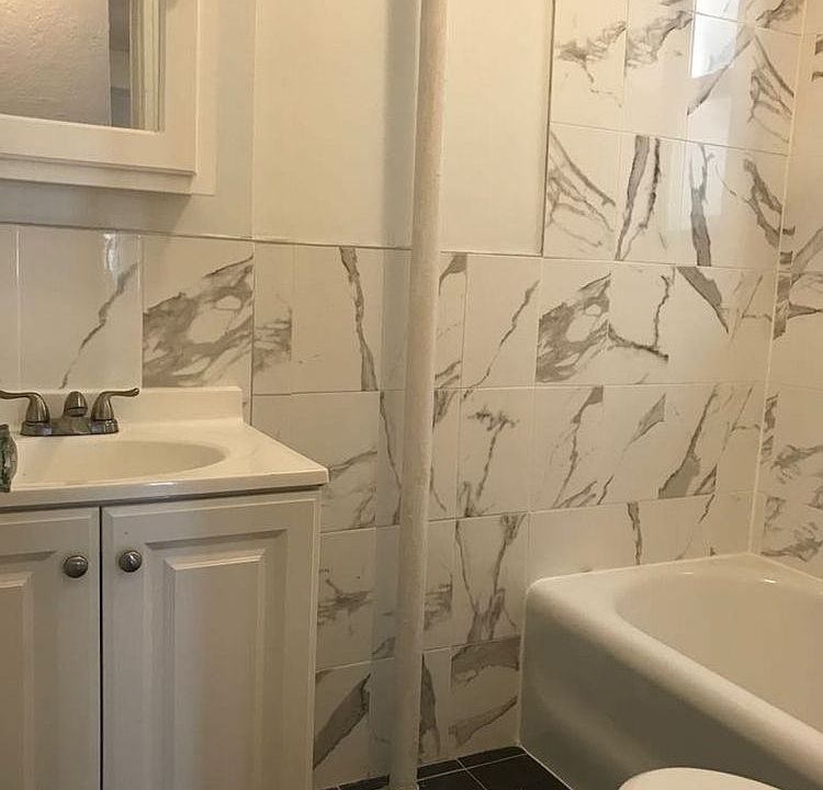2nd image of 971 E 34th St APT 1A