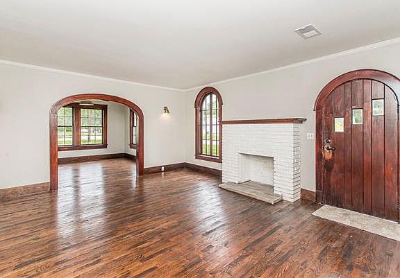 2nd image of 606 Louisiana Ave