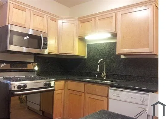2 bed, 990 sqft, $1,295 — Photo 1