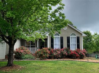 2910 Firethorn Dr, High Point, NC 27265