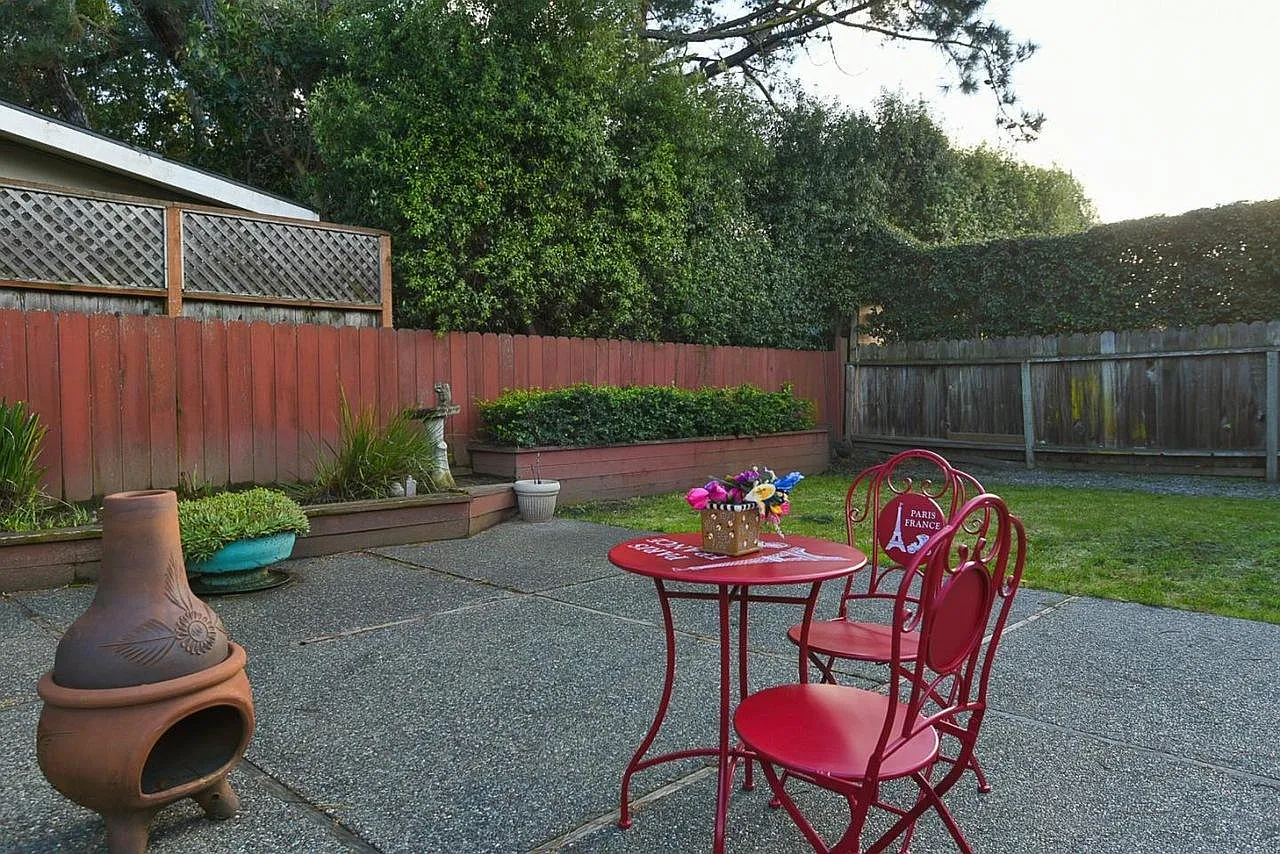 323 30th Ave photo 1