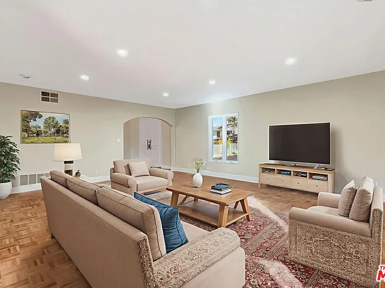16608 Park Lane Cir — Photo 8