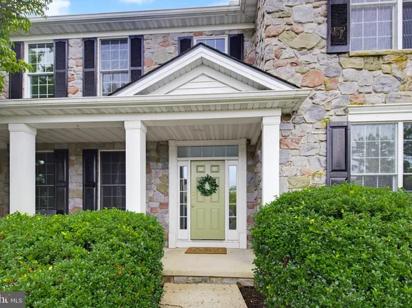 137 Huntingwood Dr, Lancaster, PA 17602