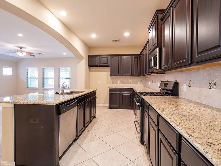 9509 Sydney Marilyn Ln — Photo 10