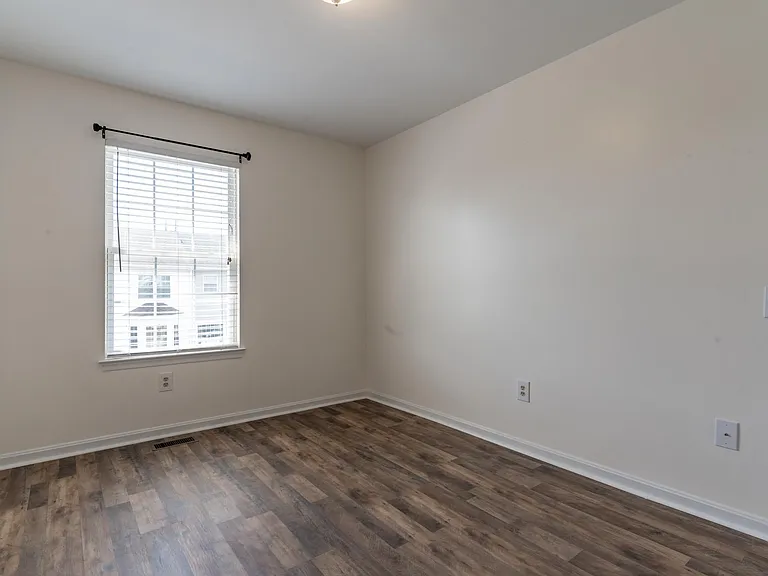 5601 Ashburn Ter — Photo 20