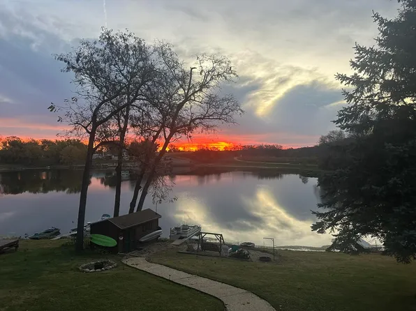 22710 Lake Shore Dr, Bernard, IA 52032