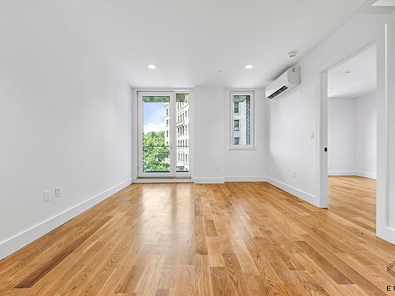 4th image of 807 Washington Ave #7