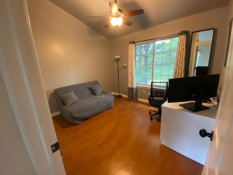5628 Versailles Ave — Photo 34