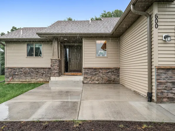 600 Nelson Ln, Center City, MN 55012