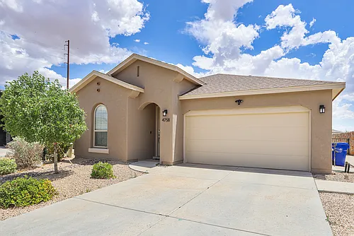 4758 Lotus Ave Photo 1