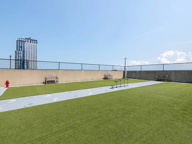 Skyline New Rochelle — Photo 22